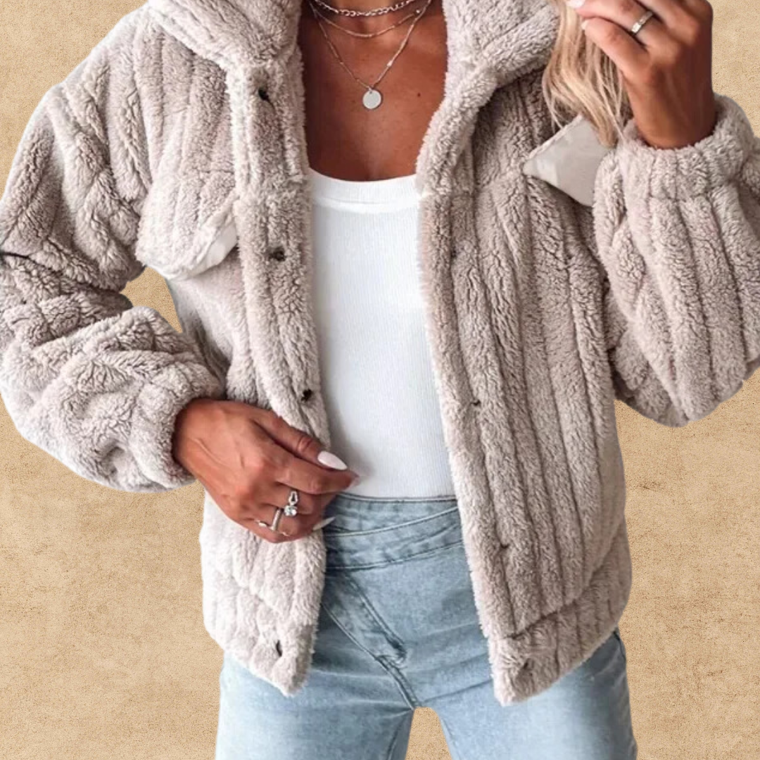 Veste polaire douce, parfaite pour rester au chaud avec style ! 🧥✨ Disponible en plusieurs couleurs pour s'adapter à toutes les tenues et à toutes les occasions.