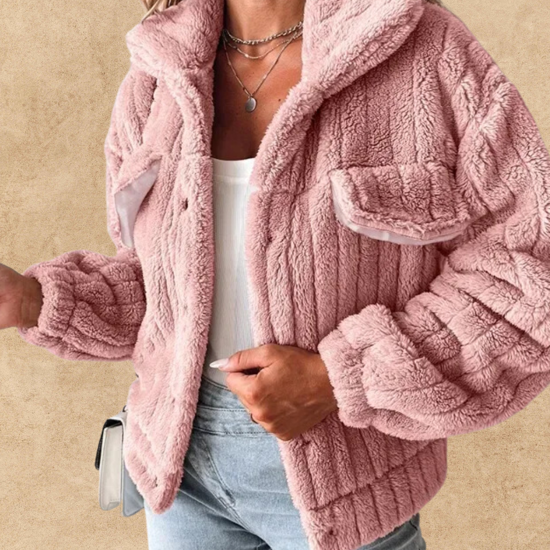 Veste polaire douce, parfaite pour rester au chaud avec style ! 🧥✨ Disponible en plusieurs couleurs pour s'adapter à toutes les tenues et à toutes les occasions.